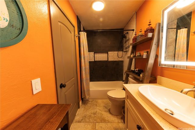 98-400 Koauka Loop 409, Aiea, HI 96701
