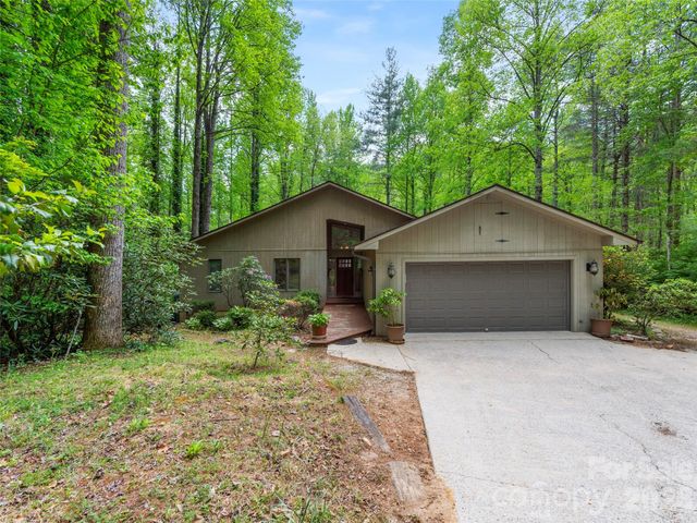 22 Delacy Drive, Hendersonville, NC 28739