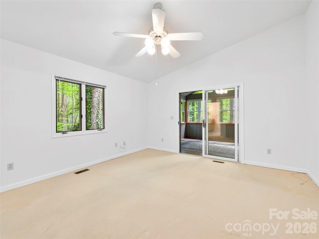 22 Delacy Drive, Hendersonville, NC 28739