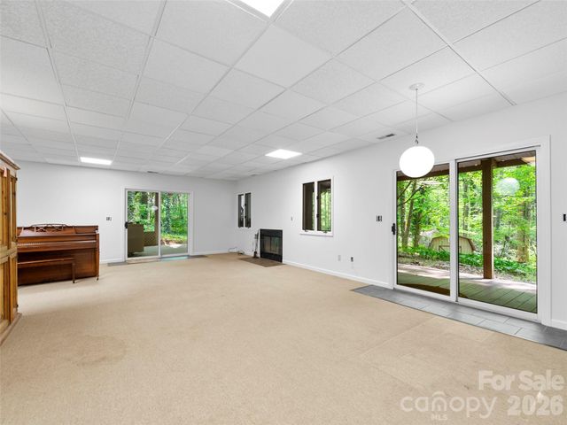 22 Delacy Drive, Hendersonville, NC 28739