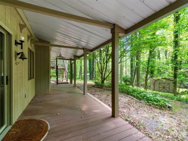 22 Delacy Drive, Hendersonville, NC 28739