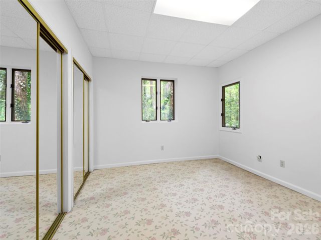 22 Delacy Drive, Hendersonville, NC 28739