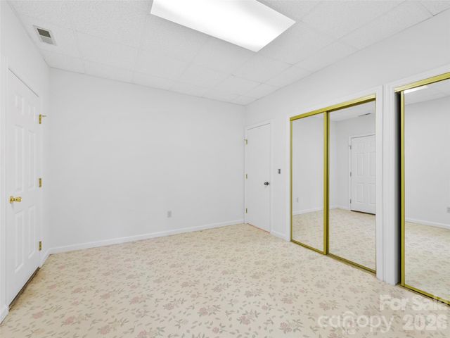 22 Delacy Drive, Hendersonville, NC 28739