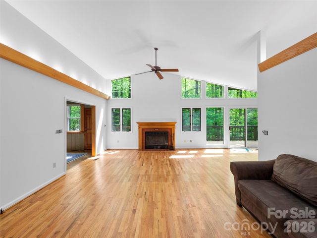 22 Delacy Drive, Hendersonville, NC 28739