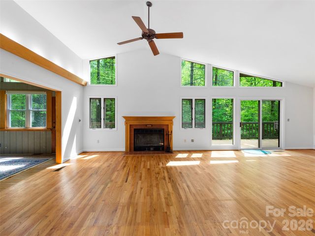 22 Delacy Drive, Hendersonville, NC 28739