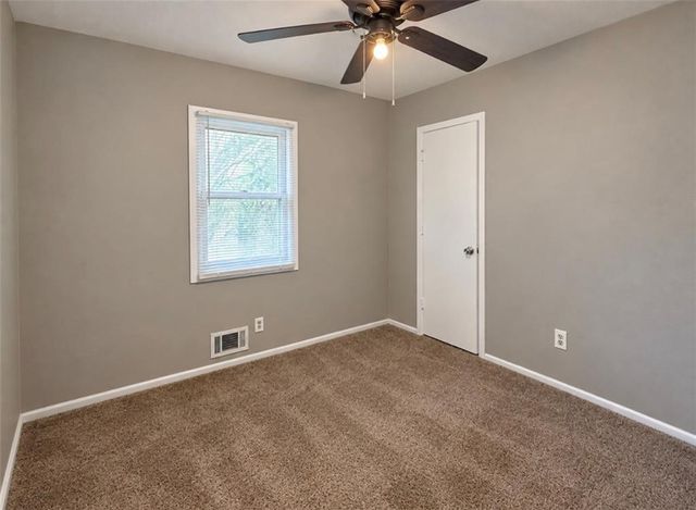 11806 E 58th Street, Kansas City, MO 64133