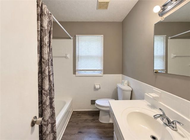 11806 E 58th Street, Kansas City, MO 64133