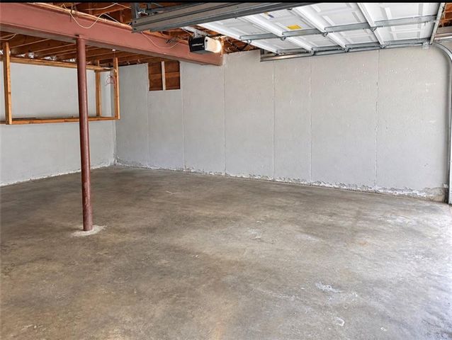 11806 E 58th Street, Kansas City, MO 64133