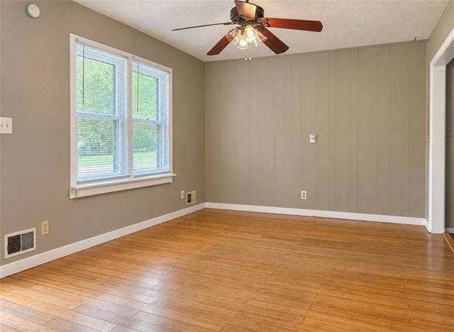 11806 E 58th Street, Kansas City, MO 64133