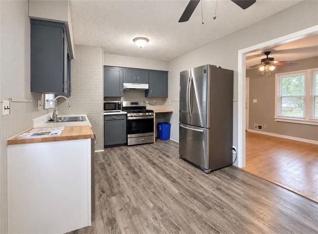 11806 E 58th Street, Kansas City, MO 64133