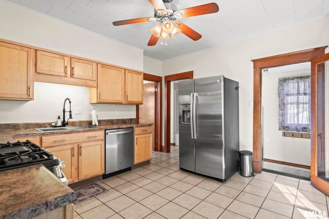 2010 N 16TH Street, Springfield, IL 62702