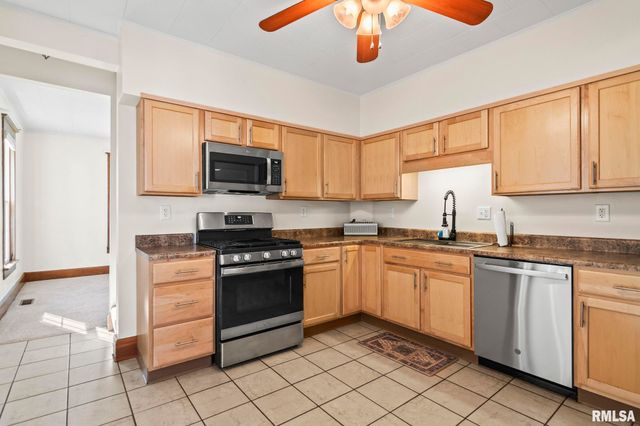 2010 N 16TH Street, Springfield, IL 62702