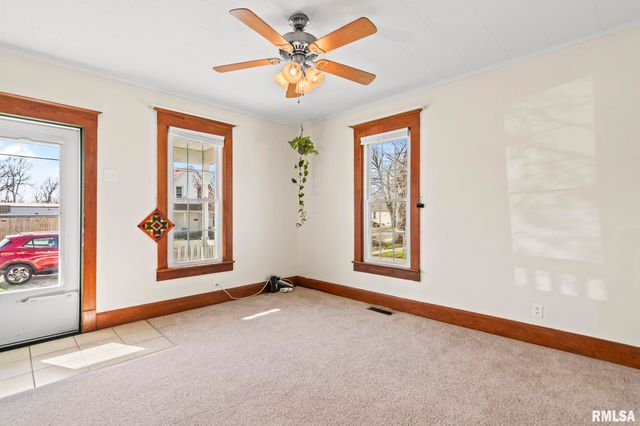 2010 N 16TH Street, Springfield, IL 62702