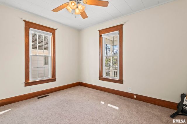 2010 N 16TH Street, Springfield, IL 62702