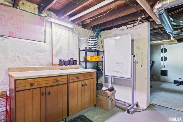 2010 N 16TH Street, Springfield, IL 62702