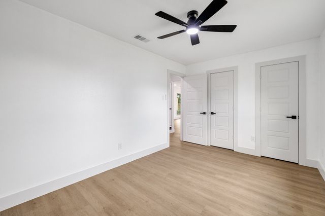9814 Bluffcreek Drive, Dallas, TX 75227