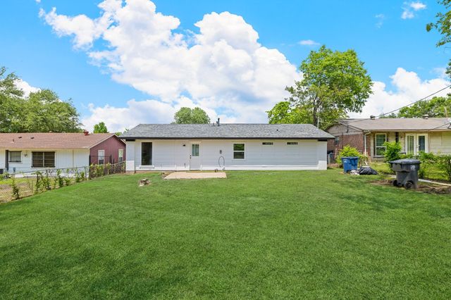 9814 Bluffcreek Drive, Dallas, TX 75227