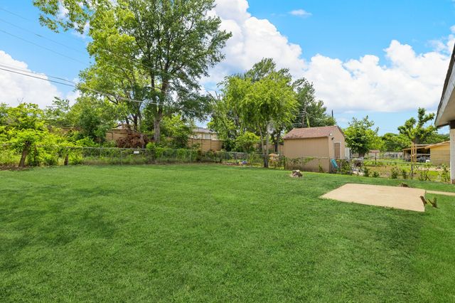 9814 Bluffcreek Drive, Dallas, TX 75227