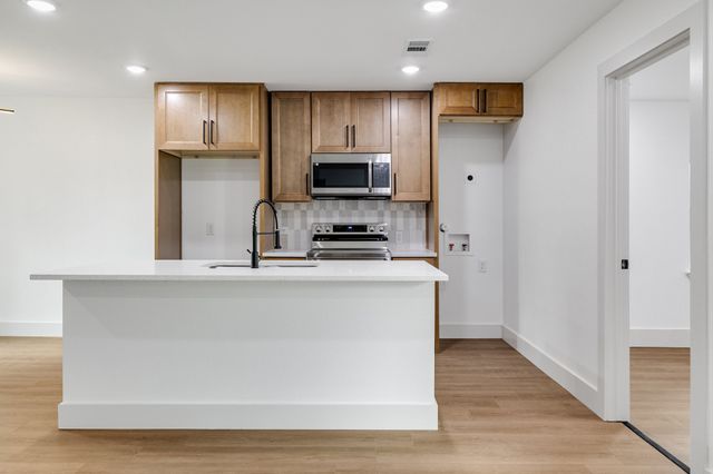 9814 Bluffcreek Drive, Dallas, TX 75227