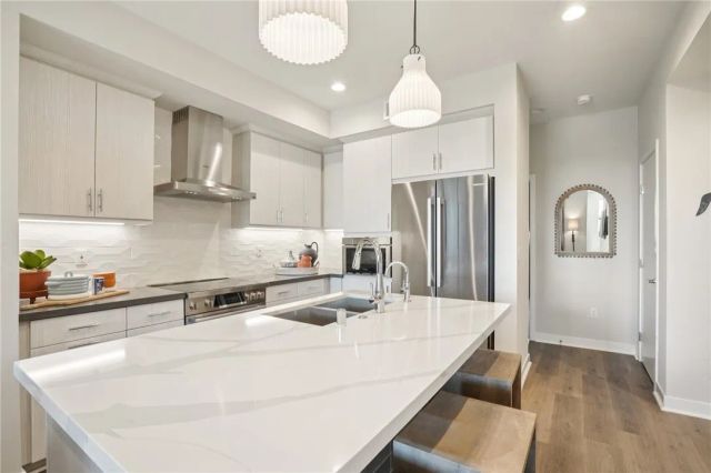 127 N First Avenue, Upland, CA 91786