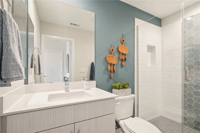 127 N First Avenue, Upland, CA 91786