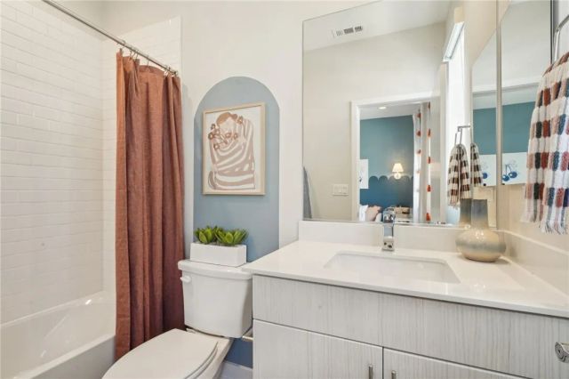 127 N First Avenue, Upland, CA 91786