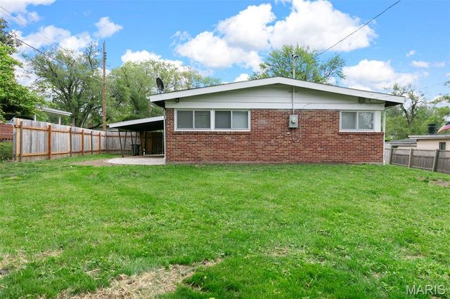 8205 Midwood Avenue, Berkeley, MO 63134