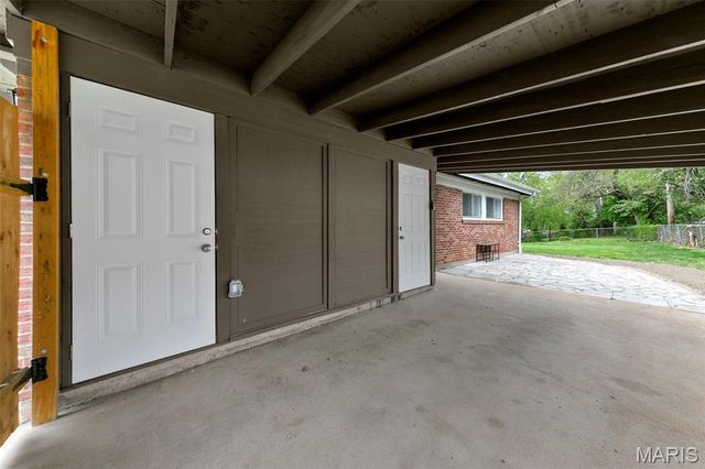 8205 Midwood Avenue, Berkeley, MO 63134