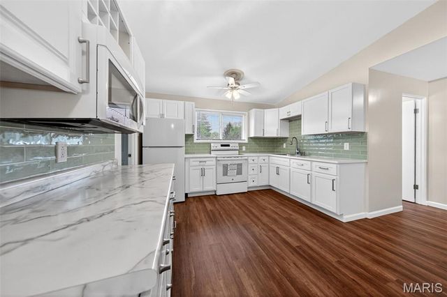 8205 Midwood Avenue, Berkeley, MO 63134