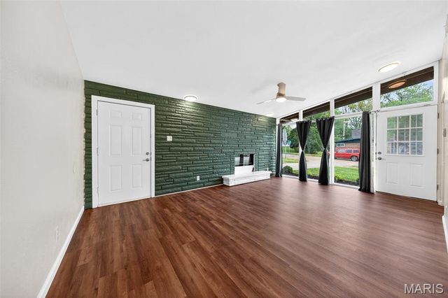 8205 Midwood Avenue, Berkeley, MO 63134