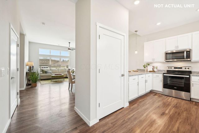 933 Persimmon Lane, 1803, Grove City, OH 43123