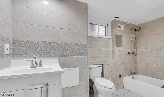 585 Noe Ave, Woodbridge Twp., NJ 07095