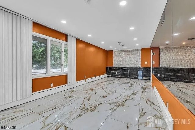 585 Noe Ave, Woodbridge Twp., NJ 07095