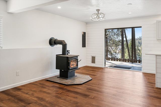 10003 S Gardner Rd, Cheney, WA 99004