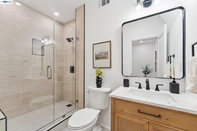 546 Weldon Ave, Oakland, CA 94610