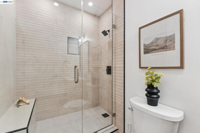 546 Weldon Ave, Oakland, CA 94610