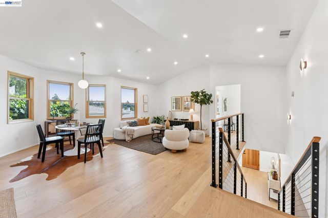 546 Weldon Ave, Oakland, CA 94610