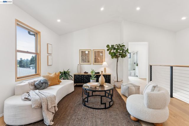 546 Weldon Ave, Oakland, CA 94610