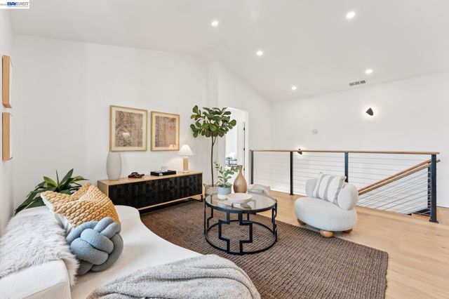 546 Weldon Ave, Oakland, CA 94610