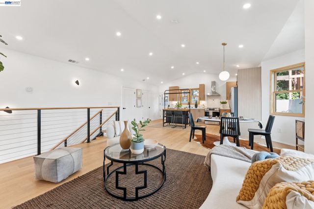 546 Weldon Ave, Oakland, CA 94610