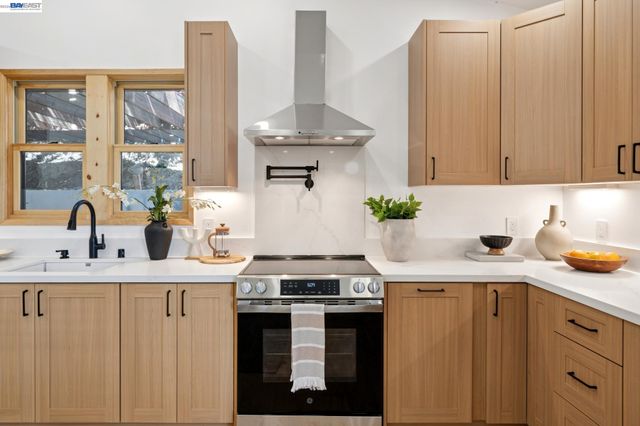 546 Weldon Ave, Oakland, CA 94610