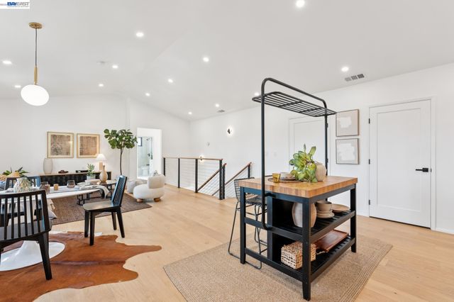 546 Weldon Ave, Oakland, CA 94610