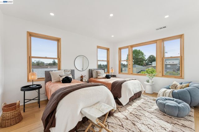 546 Weldon Ave, Oakland, CA 94610