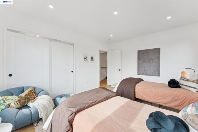 546 Weldon Ave, Oakland, CA 94610