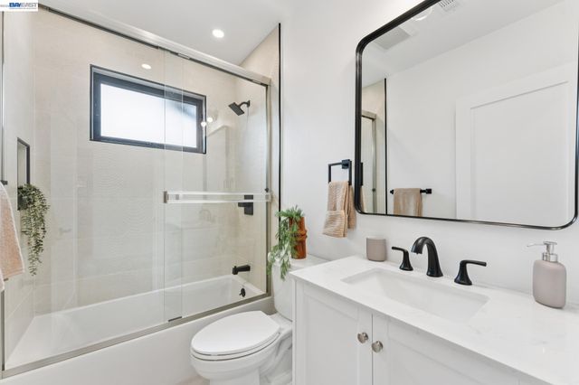 546 Weldon Ave, Oakland, CA 94610