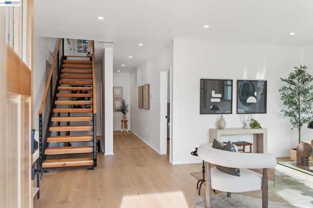 546 Weldon Ave, Oakland, CA 94610