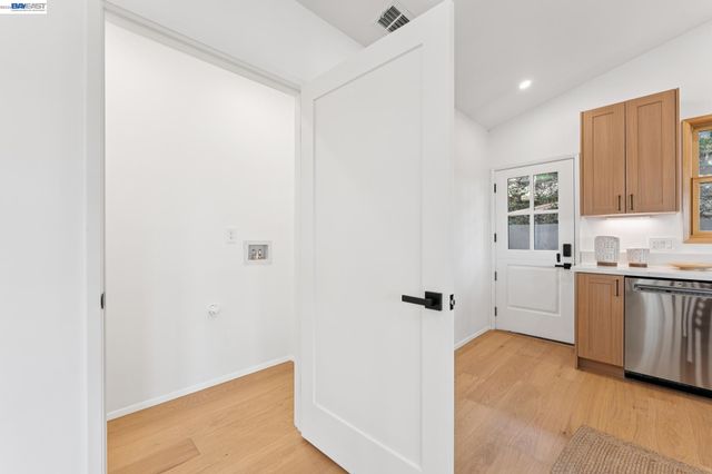 546 Weldon Ave, Oakland, CA 94610