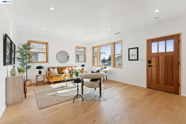 546 Weldon Ave, Oakland, CA 94610