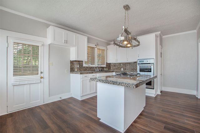 2222 Harrison Avenue, Fort Worth, TX 76110