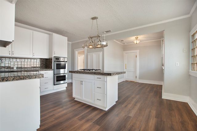 2222 Harrison Avenue, Fort Worth, TX 76110